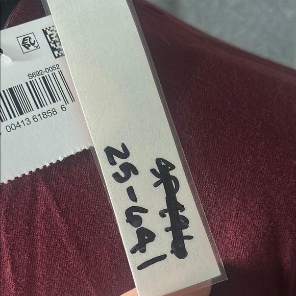 American Eagle Outfitters Red Short Sleeve Tee - Picture 5 of 5